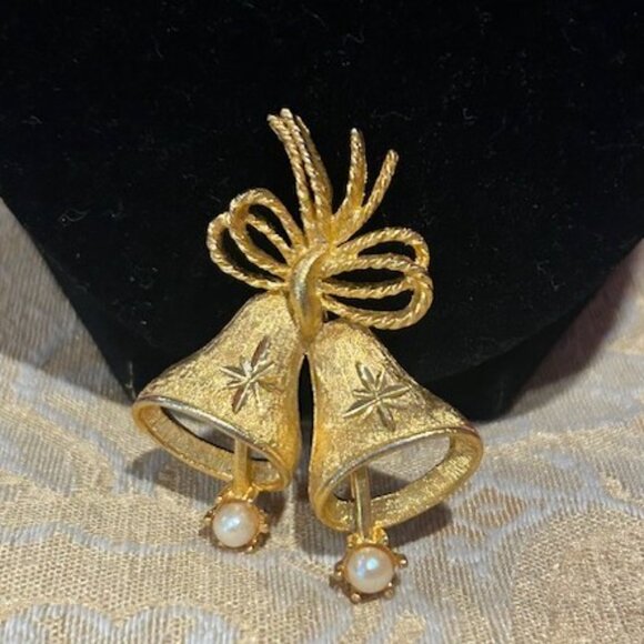 HOLIDAY🎄🎄MAMSELLE Christmas Bells Gold Holiday BROOCH - Picture 6 of 10